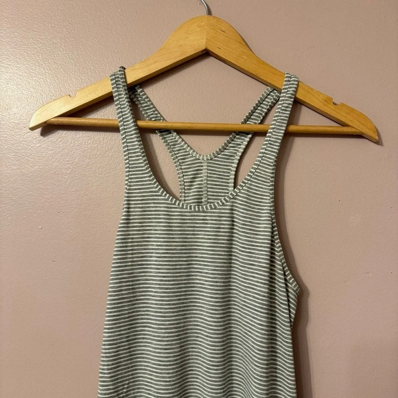 Lululemon Torque Tank Hyper Stripe Heathered Medium Grey Ghost Women Size  4? - Picture 4 of 7